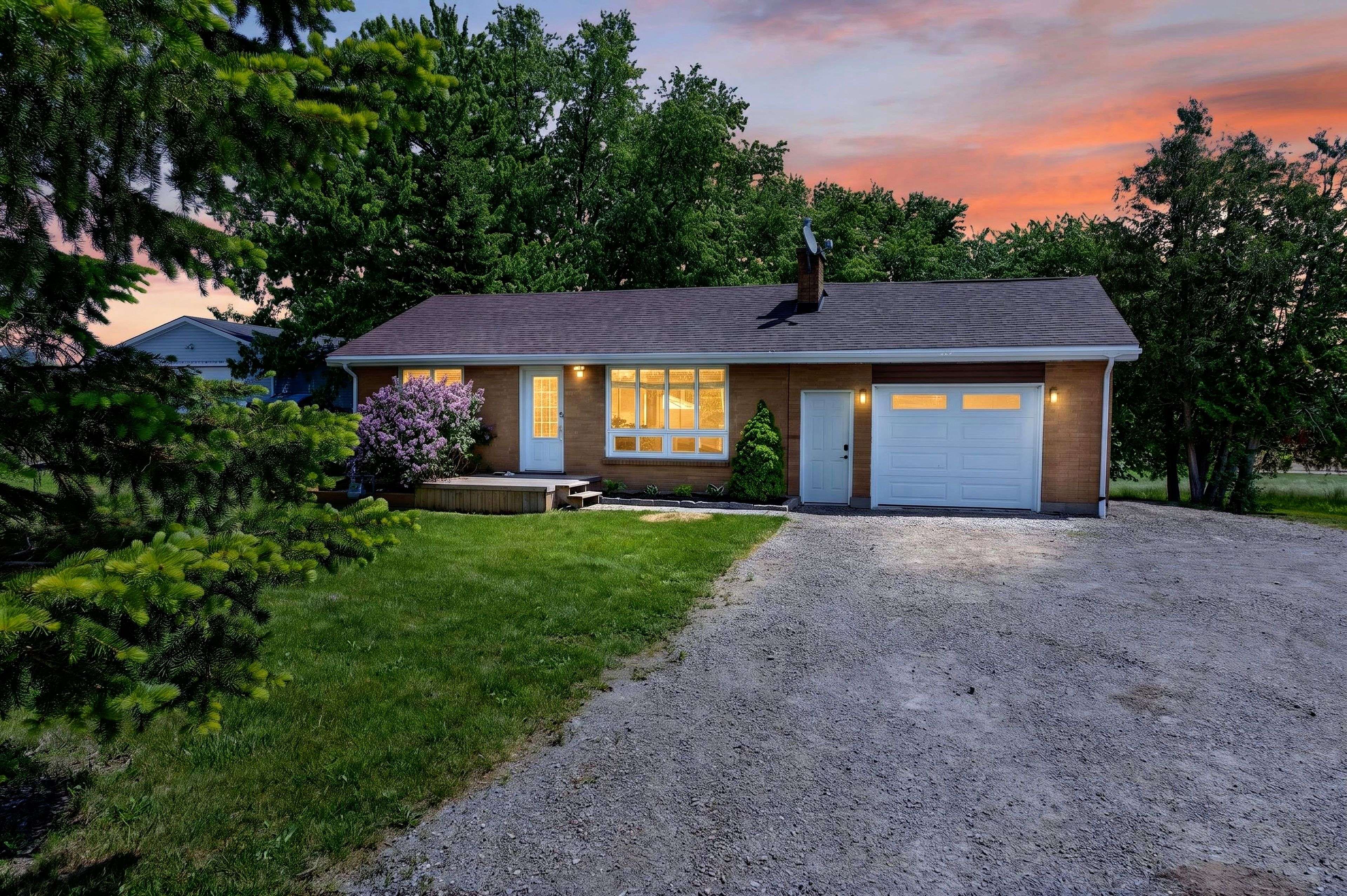 3402 Dorchester RD, Thames Centre, ON N0L 1G5