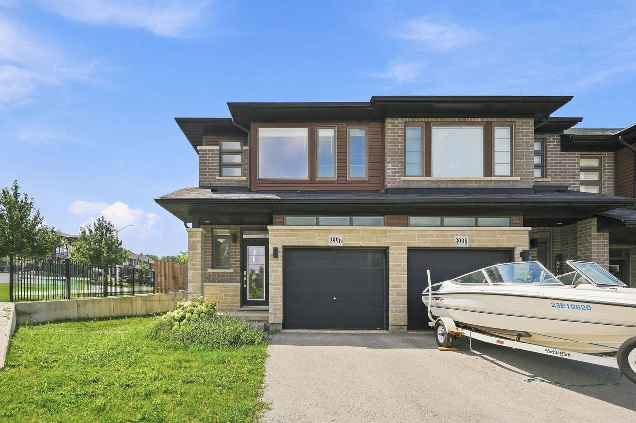 3996 CROWN ST, Lincoln, ON L3J 0S6