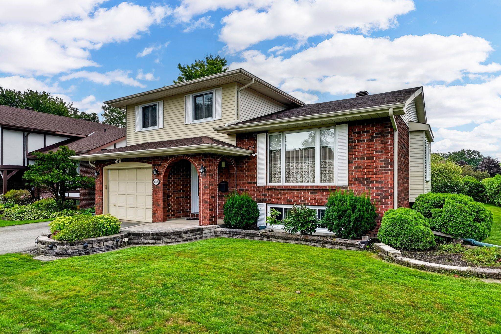 1518 Blakely DR, Cornwall, ON K6J 5K1