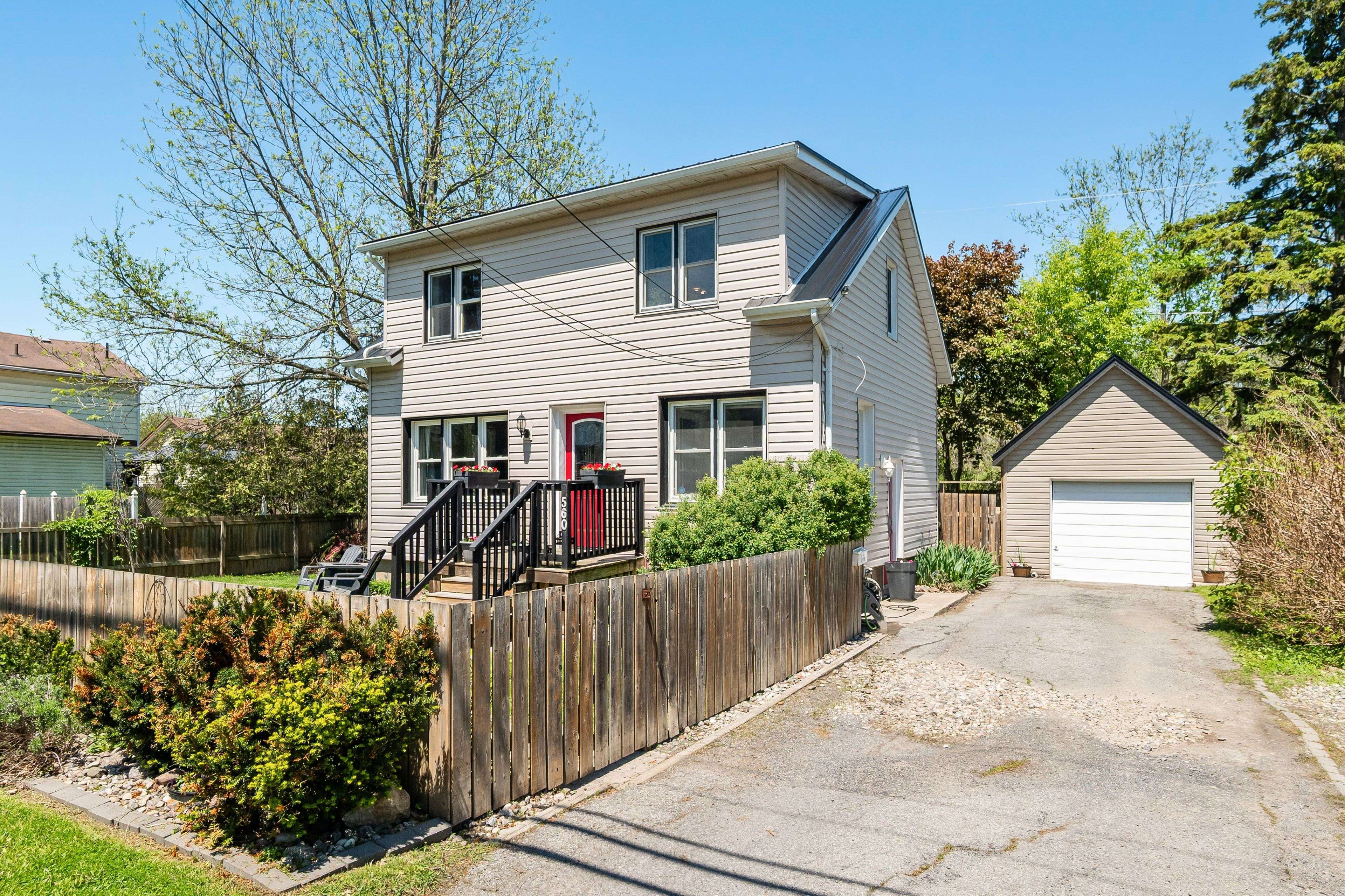 560 King ST W, Gananoque, ON K7G 2H1