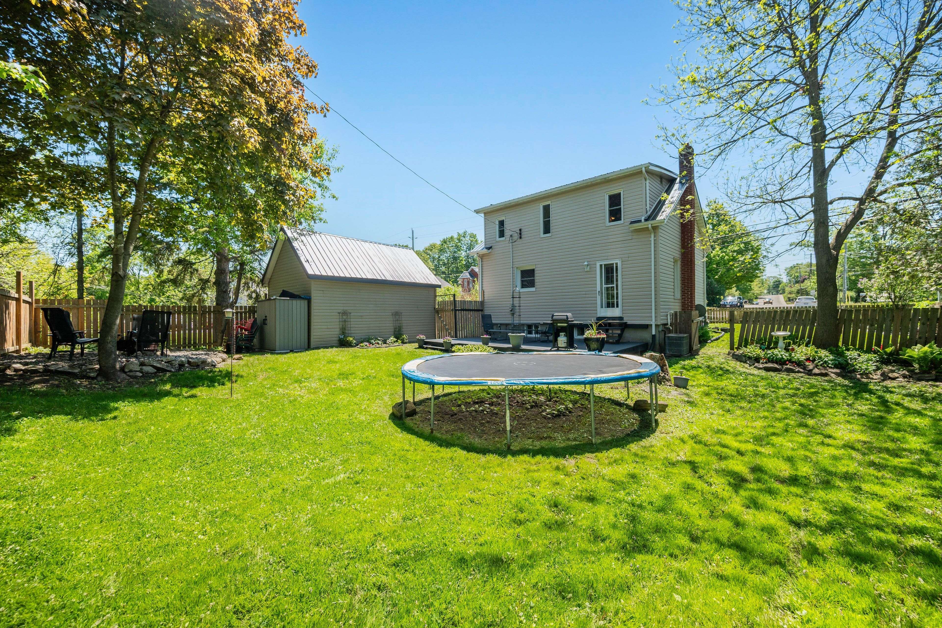 560 King ST W, Gananoque, ON K7G 2H1