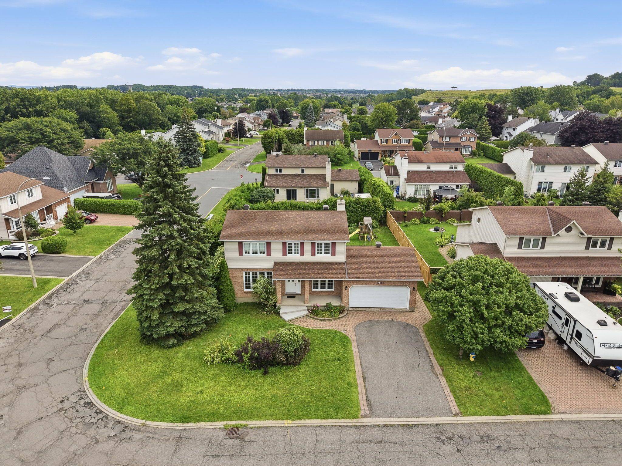 3351 DESCOTES CIR, Clarence-rockland, ON K4K 1A7
