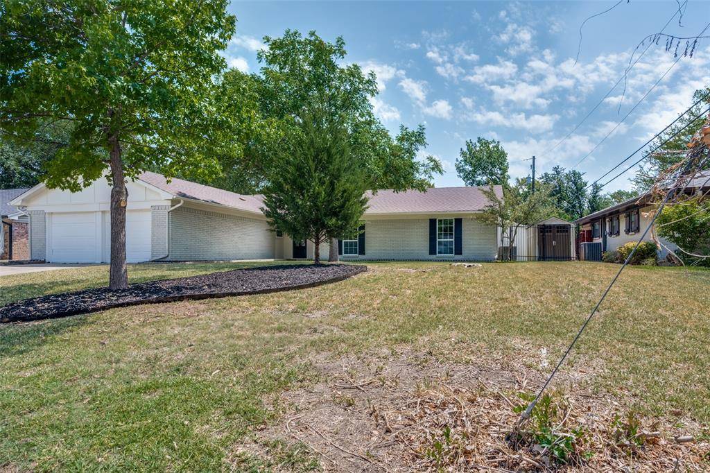 2904 Steve Drive, Hurst, TX 76054
