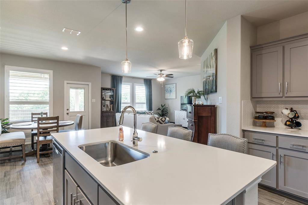 513 Hogan Drive, Denton, TX 76210