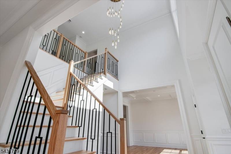 74 Hillside Ave, Livingston Twp., NJ 07039