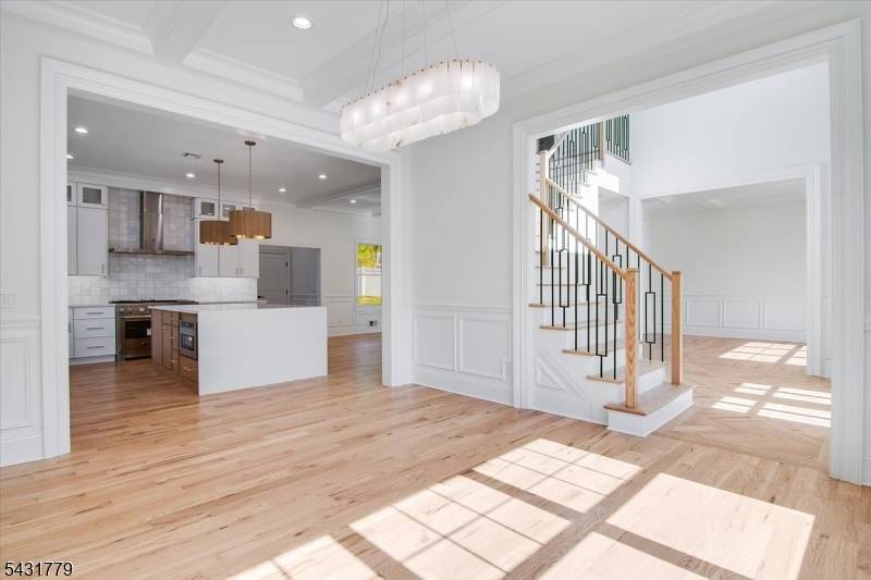 74 Hillside Ave, Livingston Twp., NJ 07039