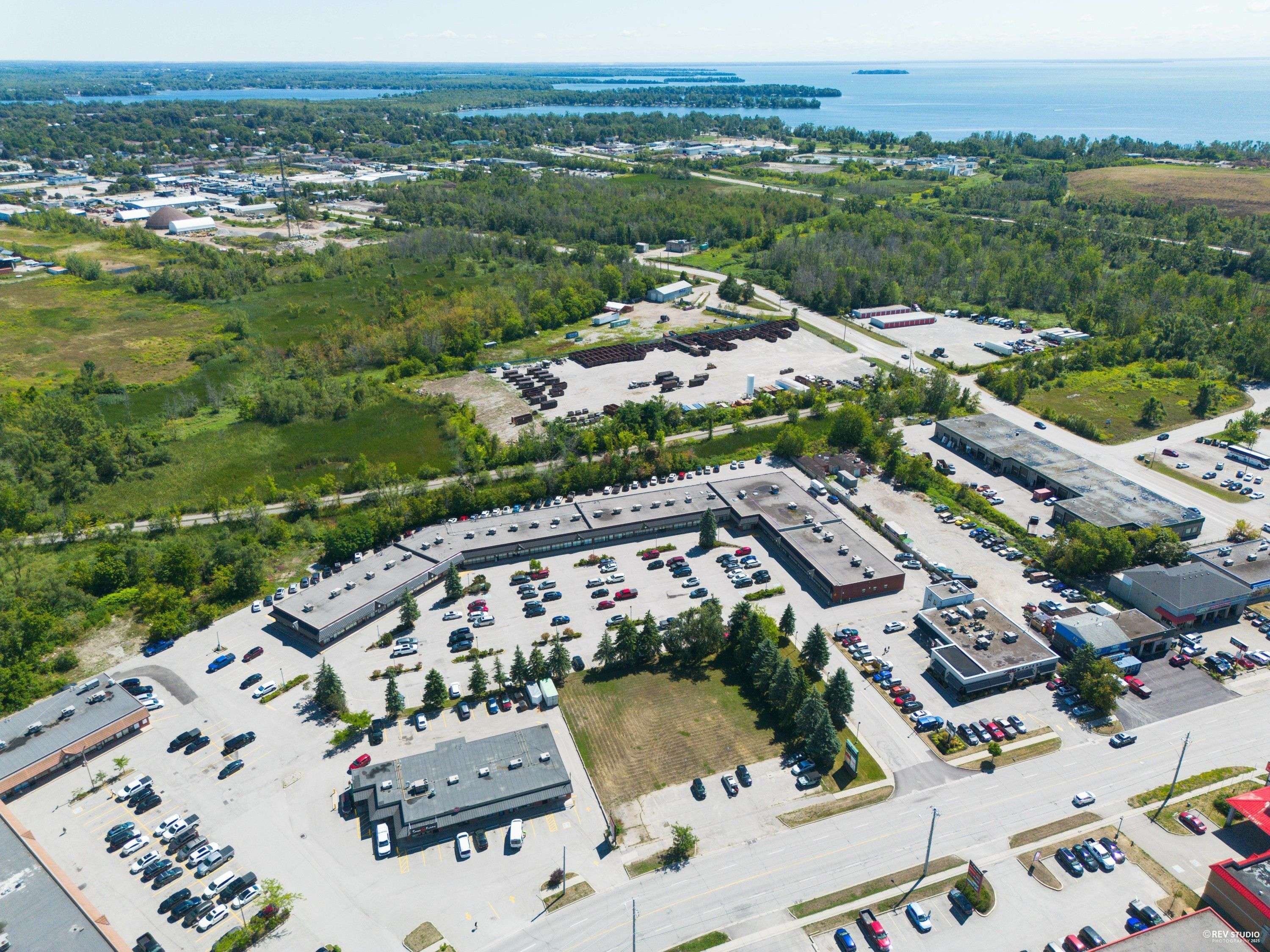 208 & 210 MEMORIAL AVE, Orillia, ON L3V 7V1
