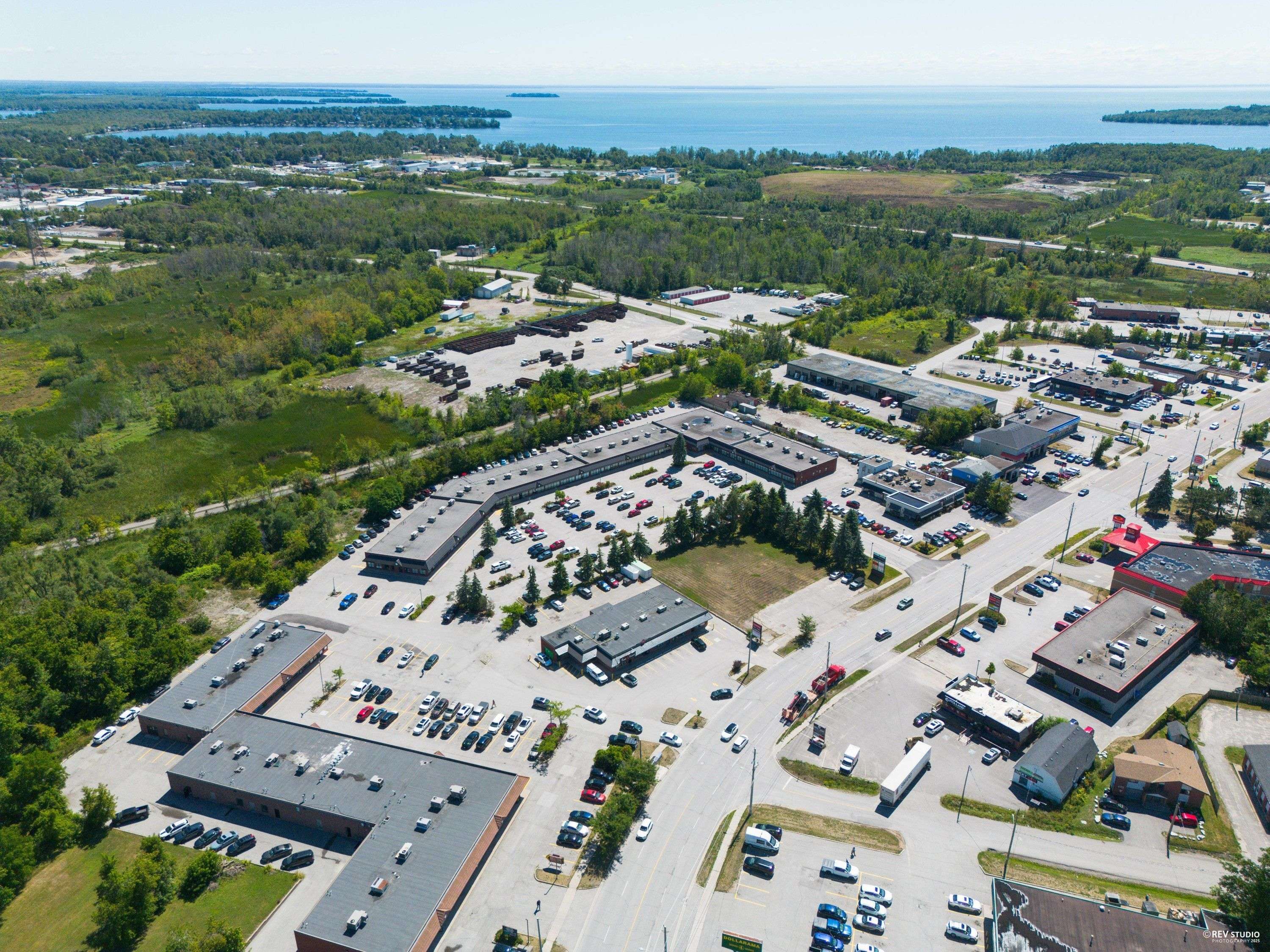 208 & 210 MEMORIAL AVE, Orillia, ON L3V 7V1