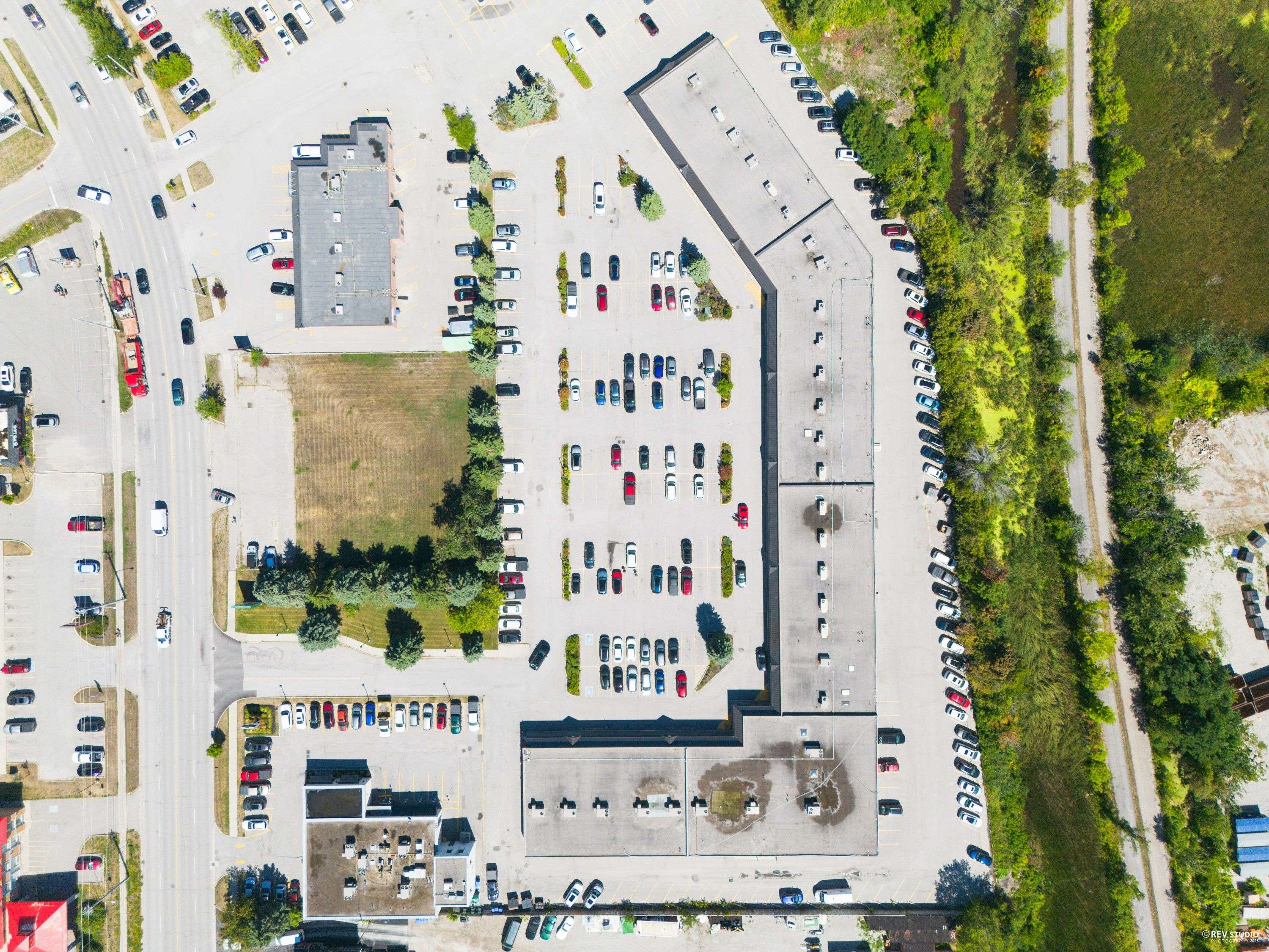 208 & 210 MEMORIAL AVE, Orillia, ON L3V 7V1