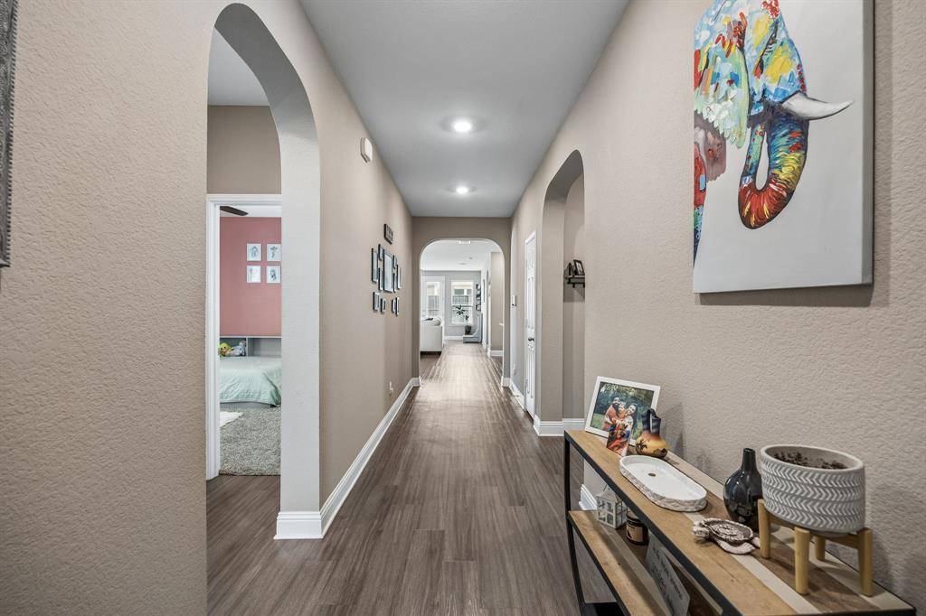 636 Fox View Drive, Fort Worth, TX 76131