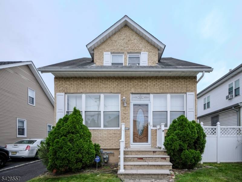 292 Crann St, Hillside Twp., NJ 07205