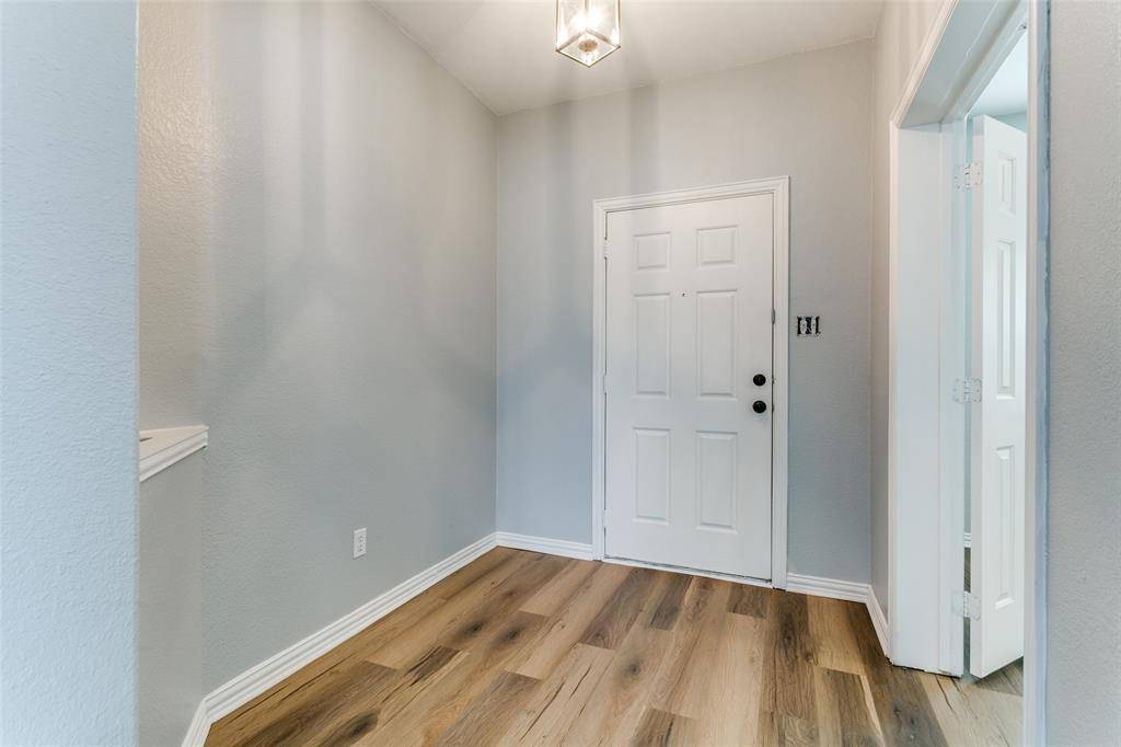 815 Creekside Drive, Little Elm, TX 75068