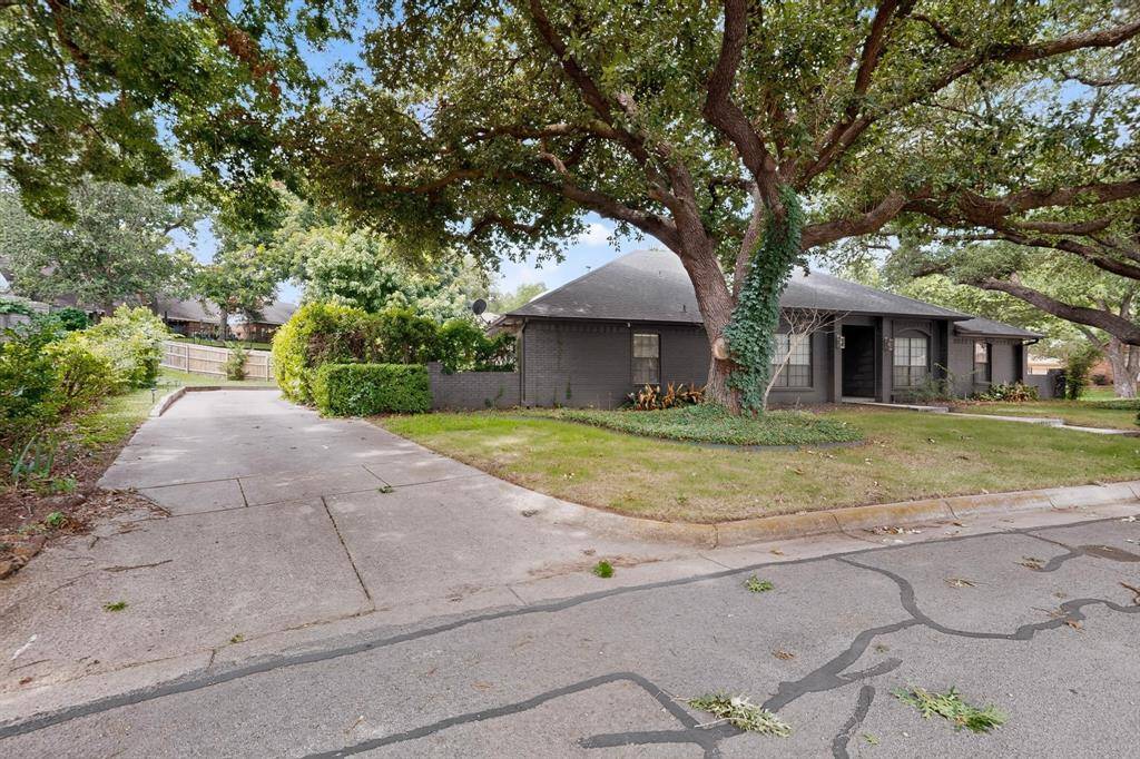 3900 N Shadycreek Drive, Arlington, TX 76013