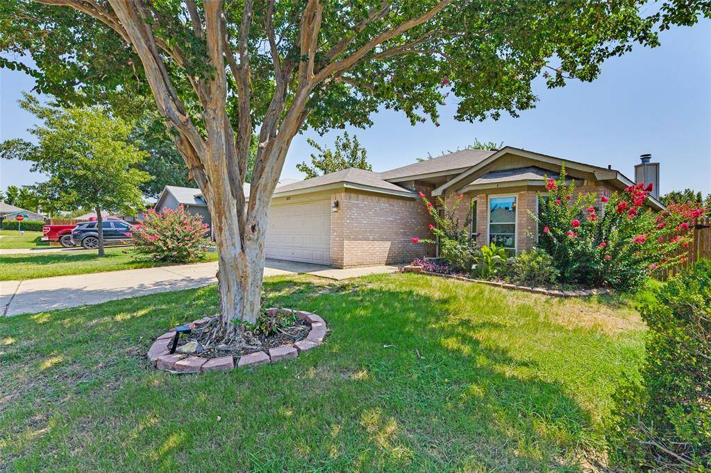 8128 Broken Arrow Road, Fort Worth, TX 76137