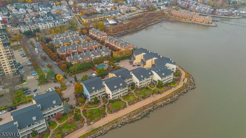 1225 River Rd #7D, Edgewater Boro, NJ 07020