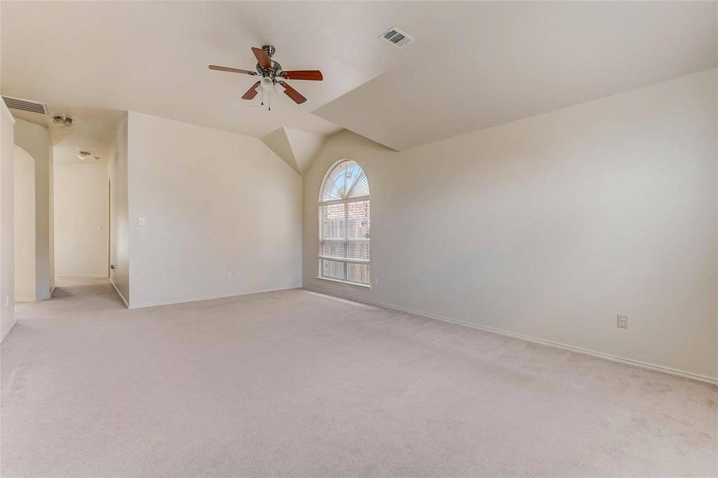 4905 Summer Oaks Lane, Fort Worth, TX 76123