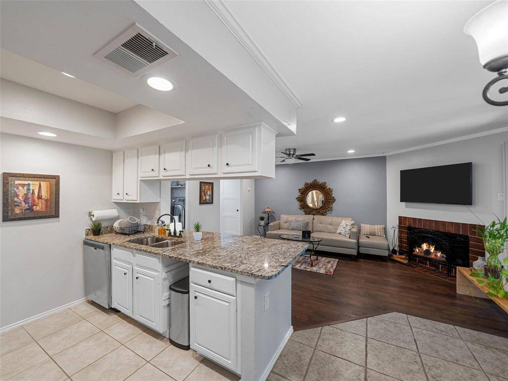 2505 Wedglea Drive #126, Dallas, TX 75211