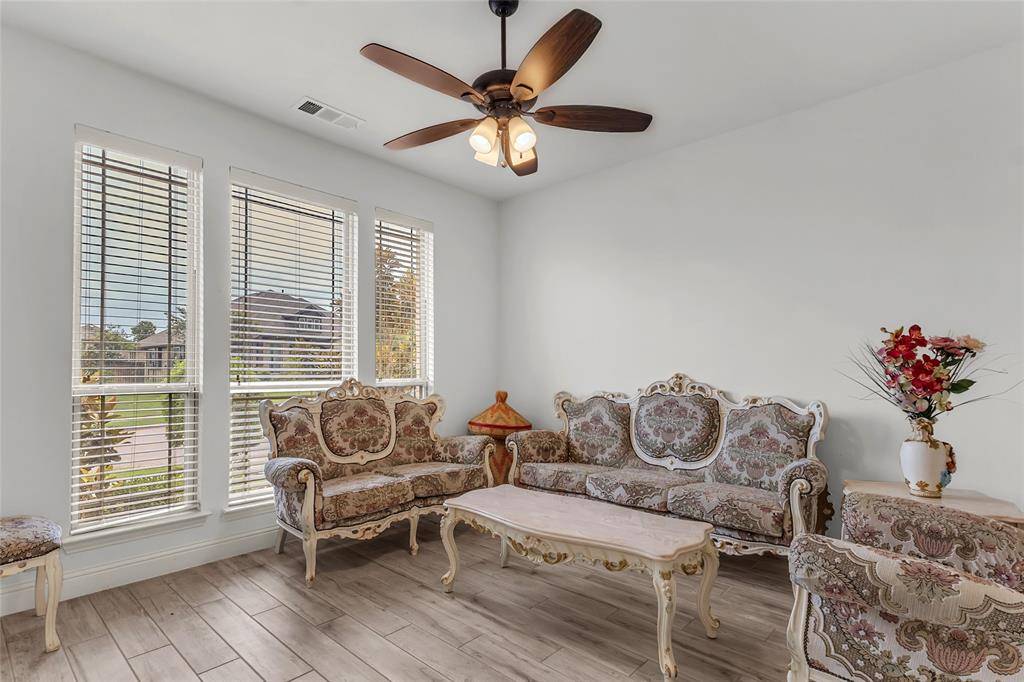 1318 Lantern Faith Drive, Wylie, TX 75098