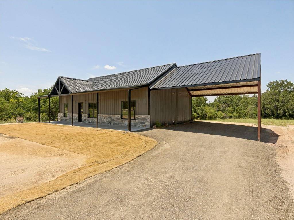 271 Rolling Ranch Boulevard, Alvord, TX 76225