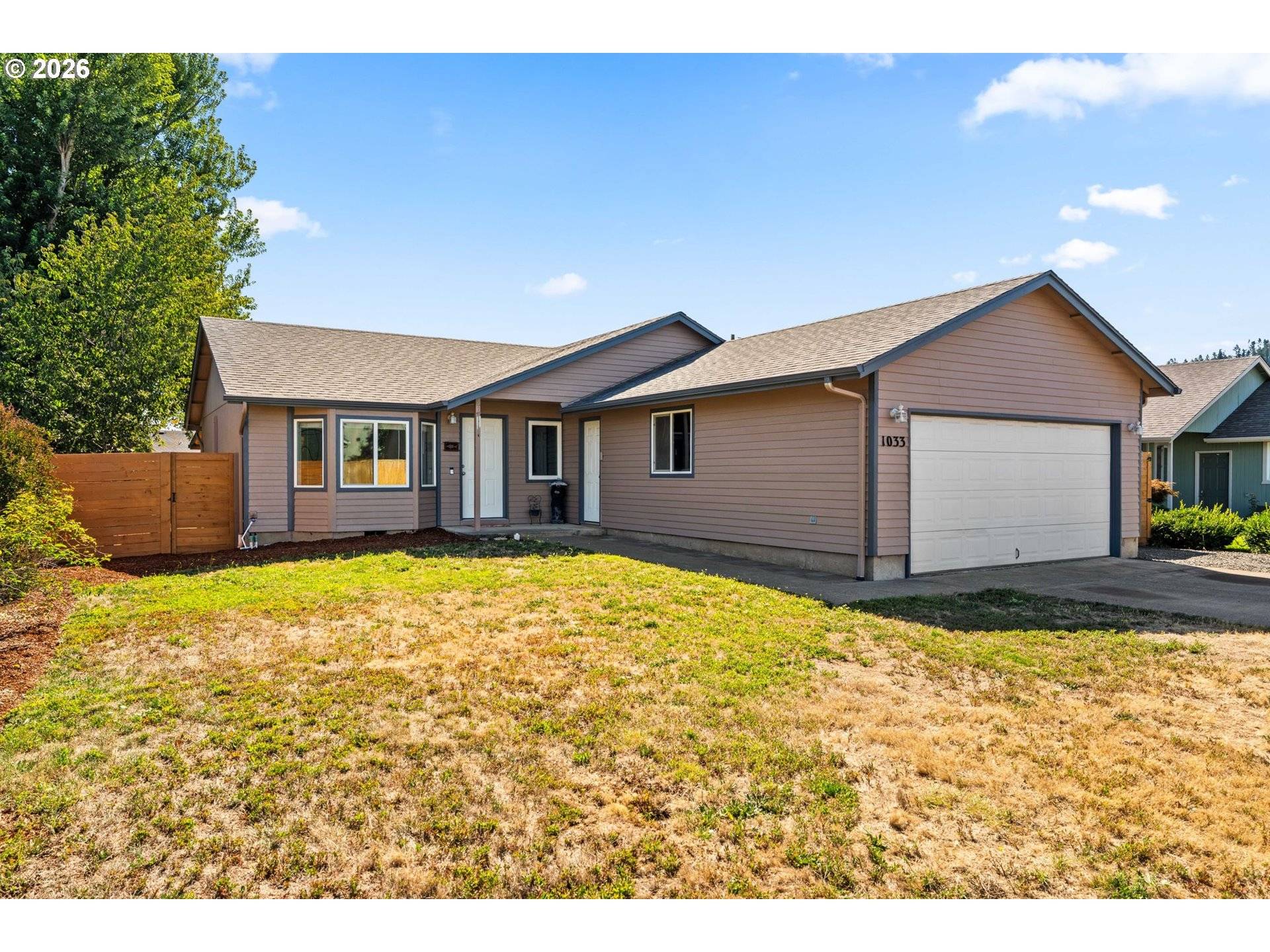 1033 ASH GROVE LOOP, Creswell, OR 97426