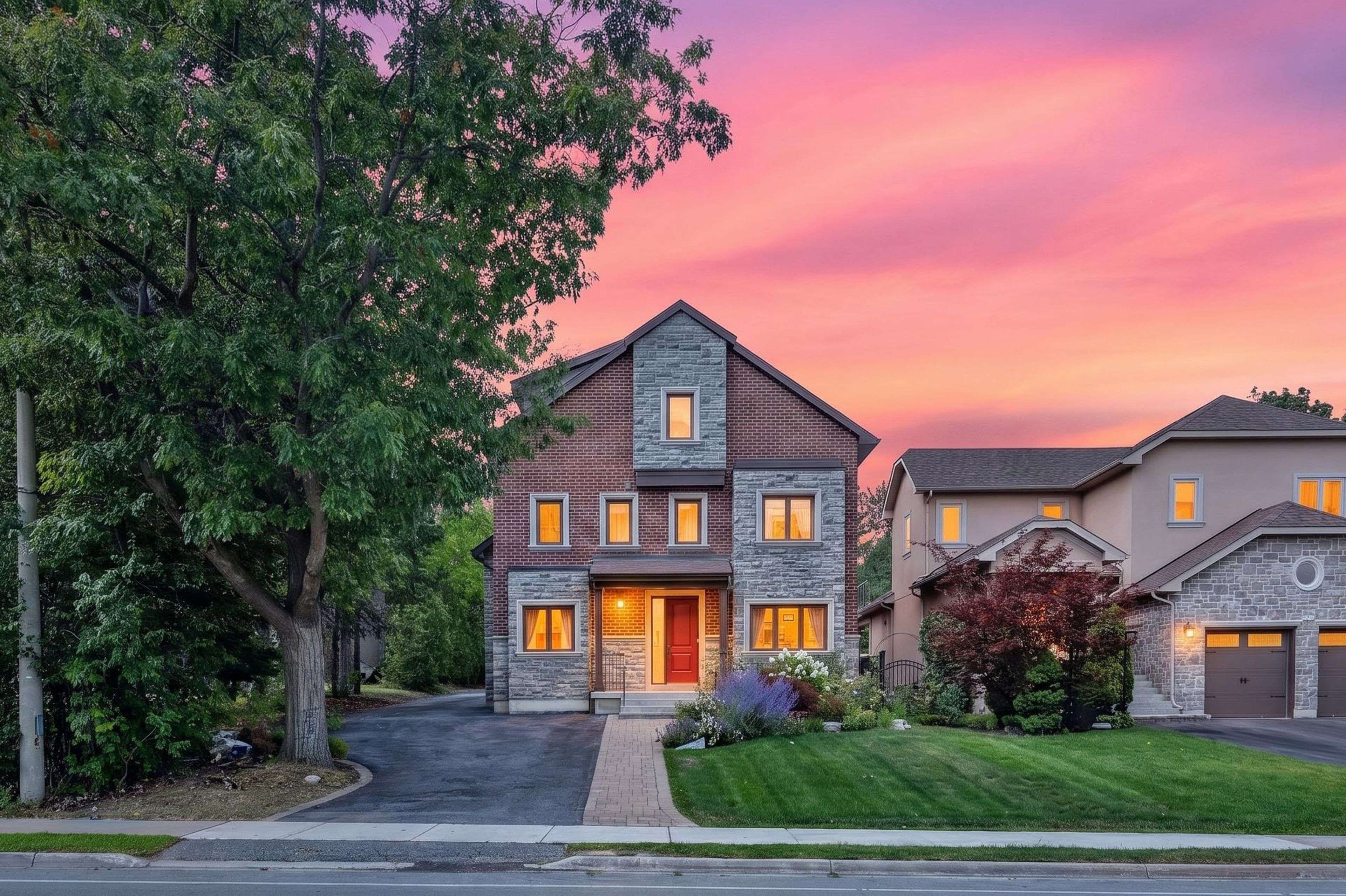 302 Brookside RD, Richmond Hill, ON L4C 0K8
