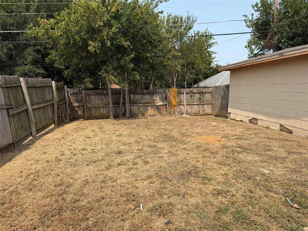 2504 Normont Circle, Fort Worth, TX 76103