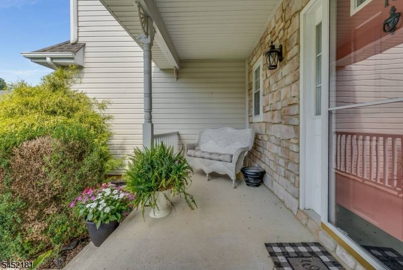 13 Grant Way, Lopatcong Twp., NJ 08865