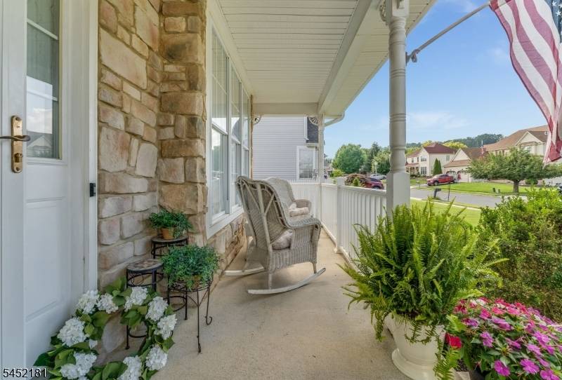 13 Grant Way, Lopatcong Twp., NJ 08865