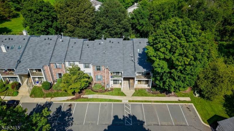 60 Taylor Dr, Franklin Twp., NJ 08823