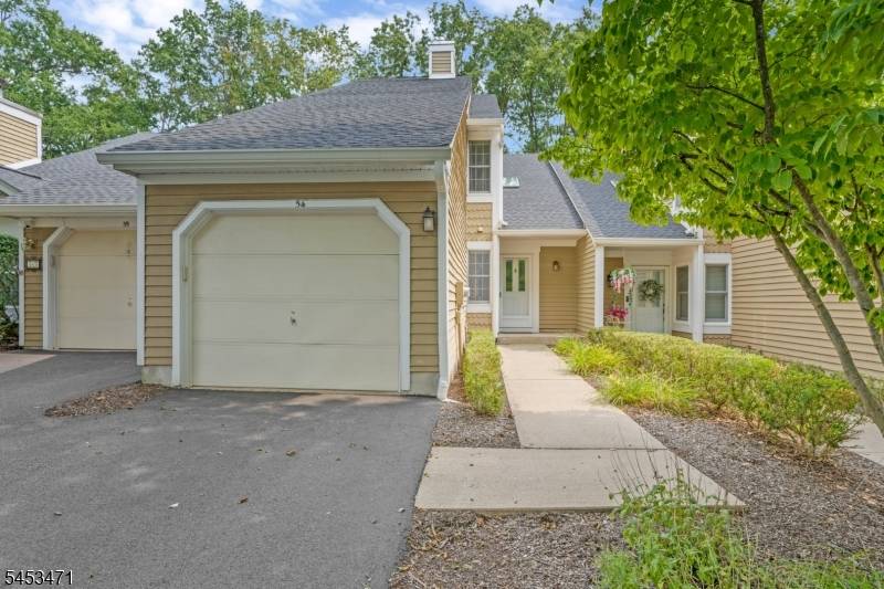 54 Eton Ct, Bedminster Twp., NJ 07921