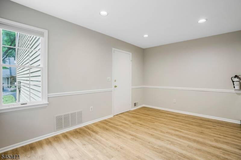 54 Eton Ct, Bedminster Twp., NJ 07921