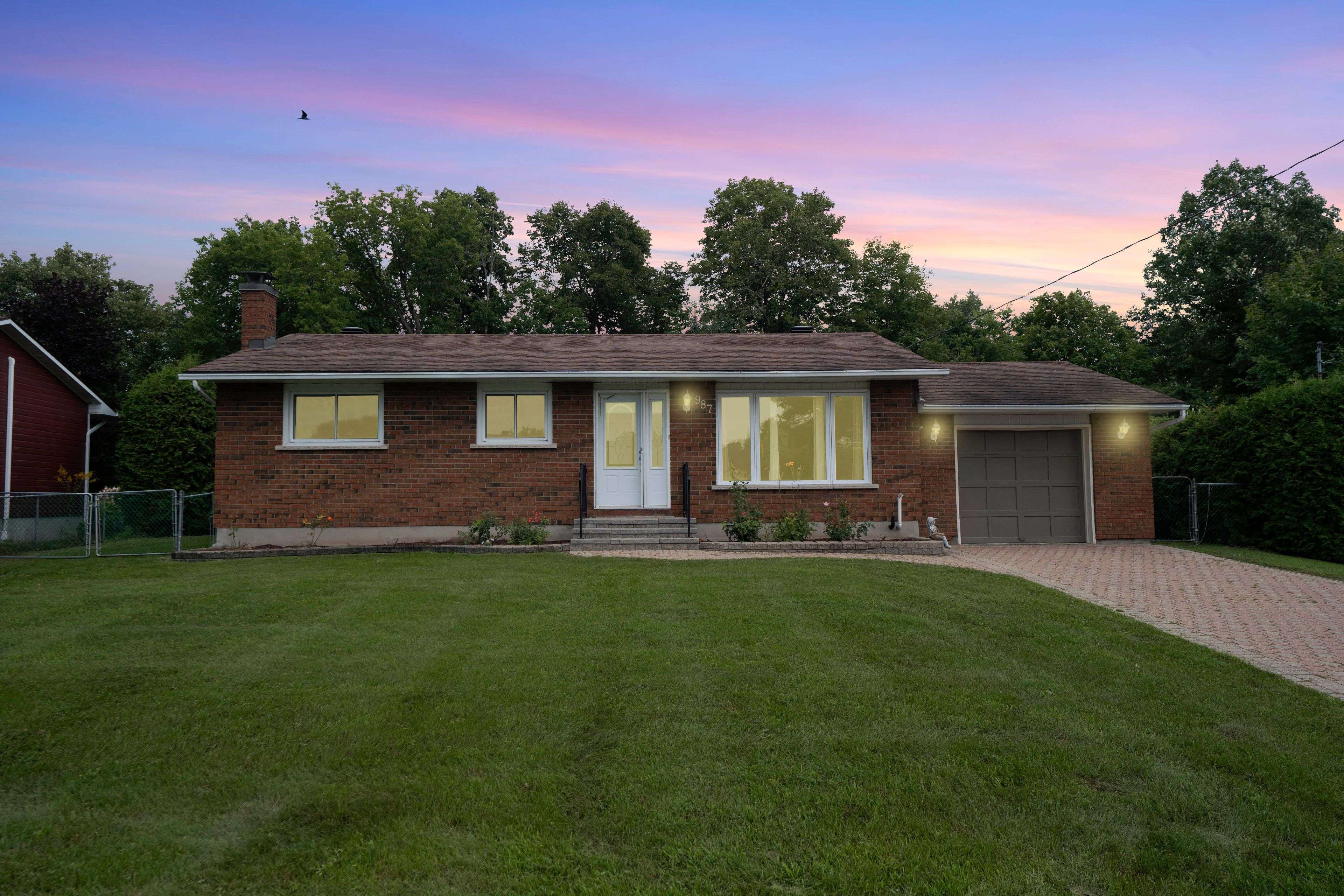 987 St Jacques ST, Clarence-rockland, ON K4K 1C1
