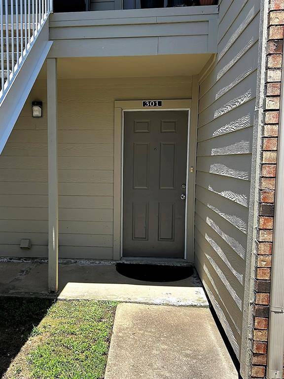 2200 E Trinity Mills Road #301, Carrollton, TX 75006