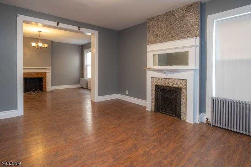 961 Lafayette St, Elizabeth City, NJ 07201