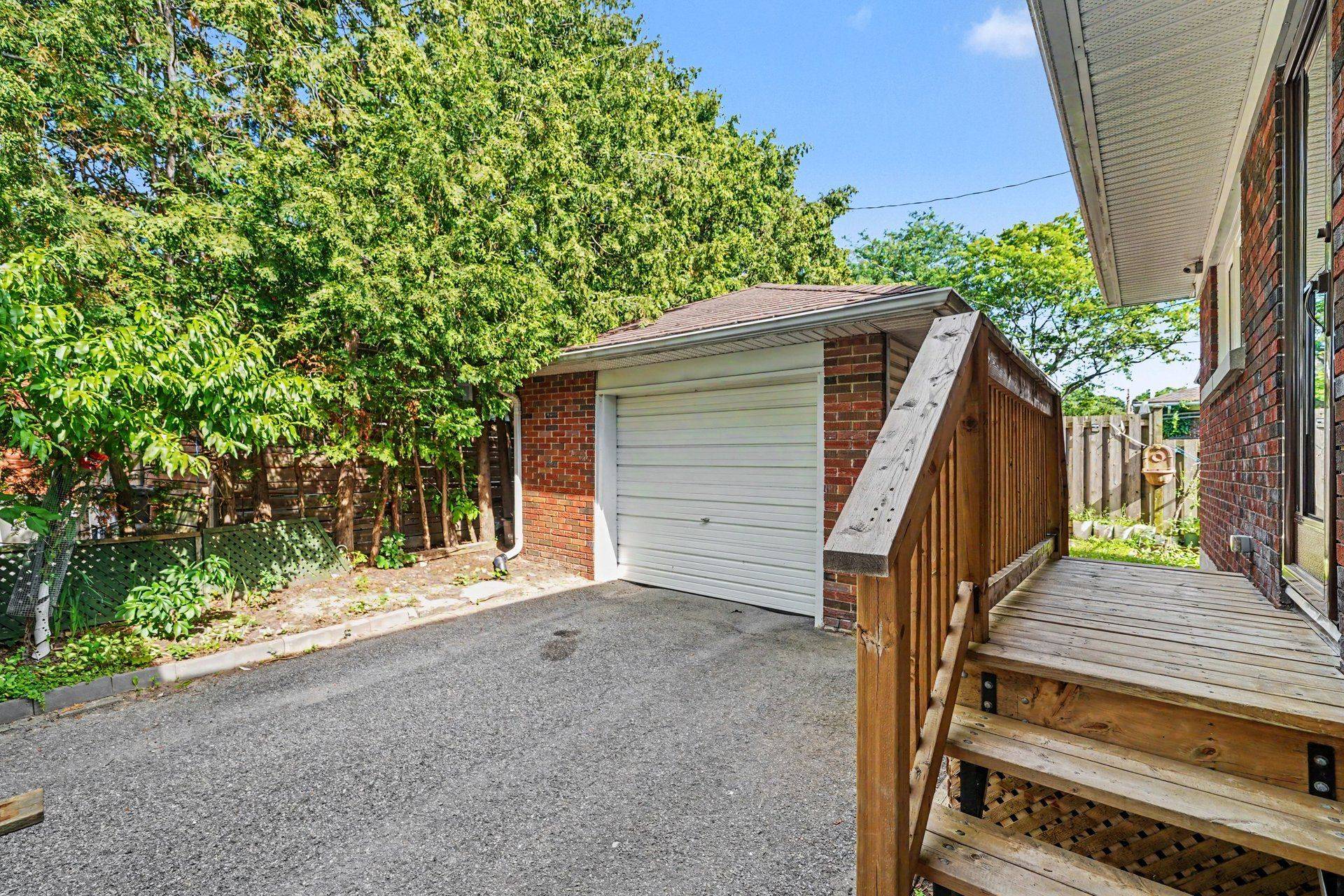 1225 Major ST, Belair Park - Copeland Park And Area, ON K2C 2S3