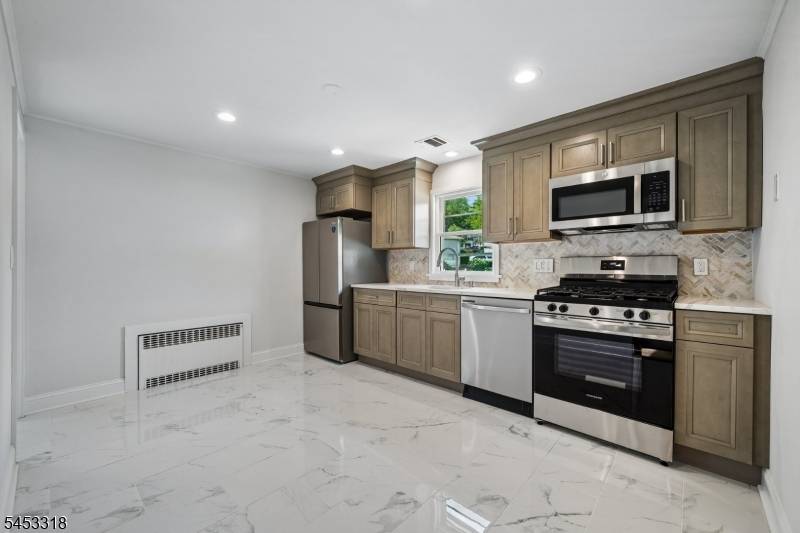 69 Broad St, Summit City, NJ 07901