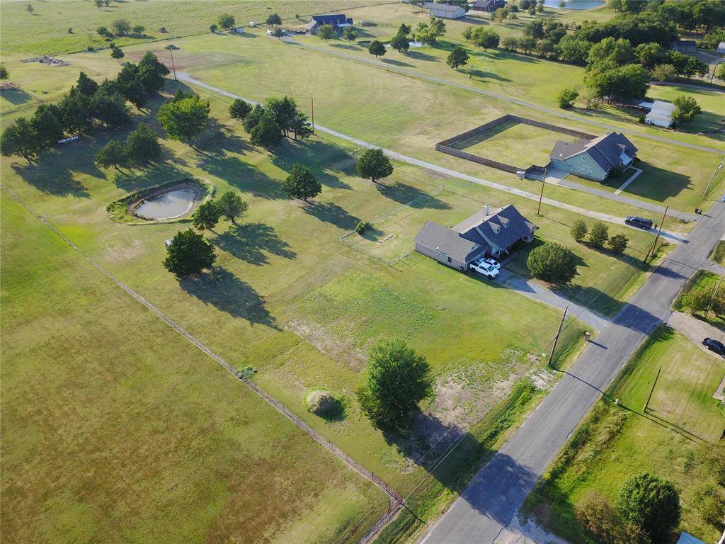 511 Pearce Drive, Pottsboro, TX 75076