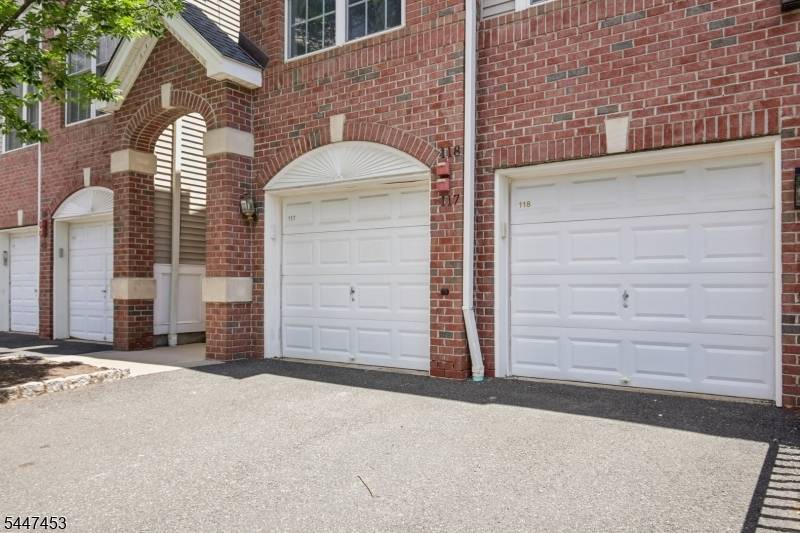 118 Donato Cir, Scotch Plains Twp., NJ 07076