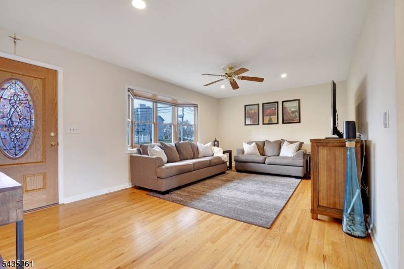 78 Vones Ln, Raritan Boro, NJ 08869
