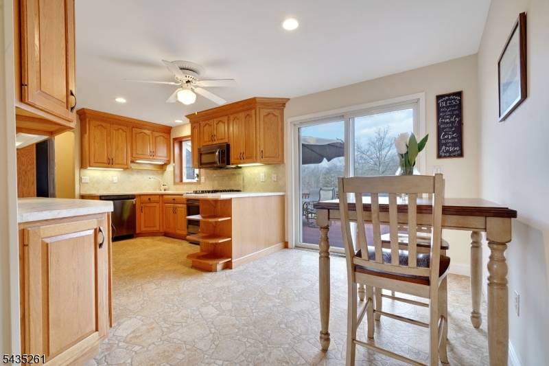 78 Vones Ln, Raritan Boro, NJ 08869
