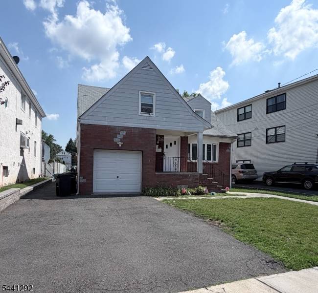 17 Pettit St, Bloomfield Twp., NJ 07003