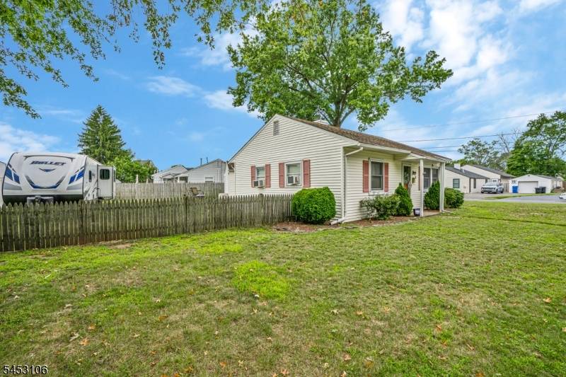 2 Orchid Pl, Middlesex Boro, NJ 08846