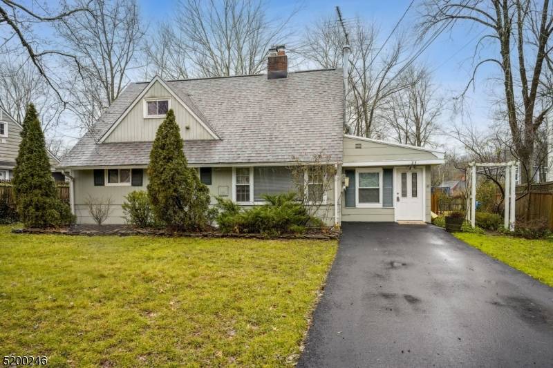 23 Crescent Dr, New Providence Boro, NJ 07974