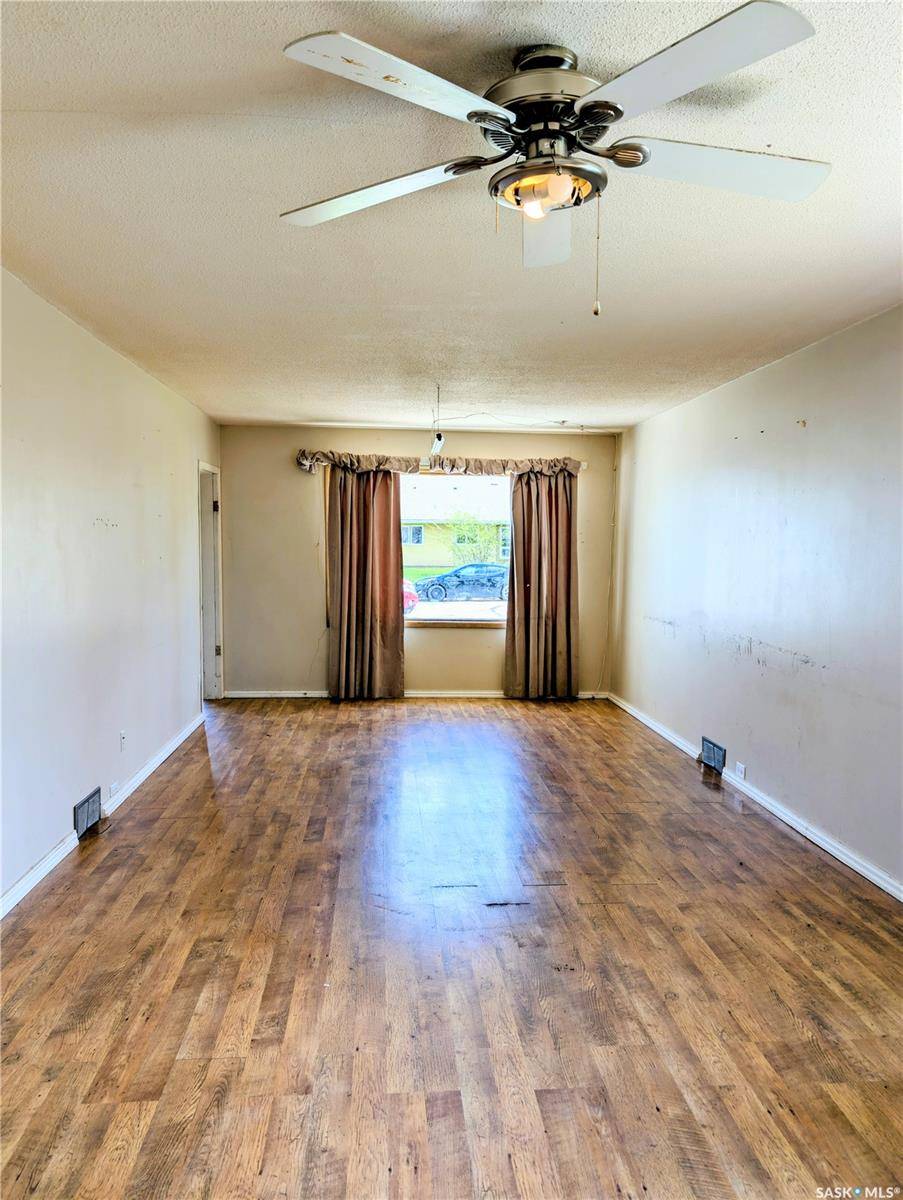 4366 PRICE AVENUE, Gull Lake, SK S0N 1A0