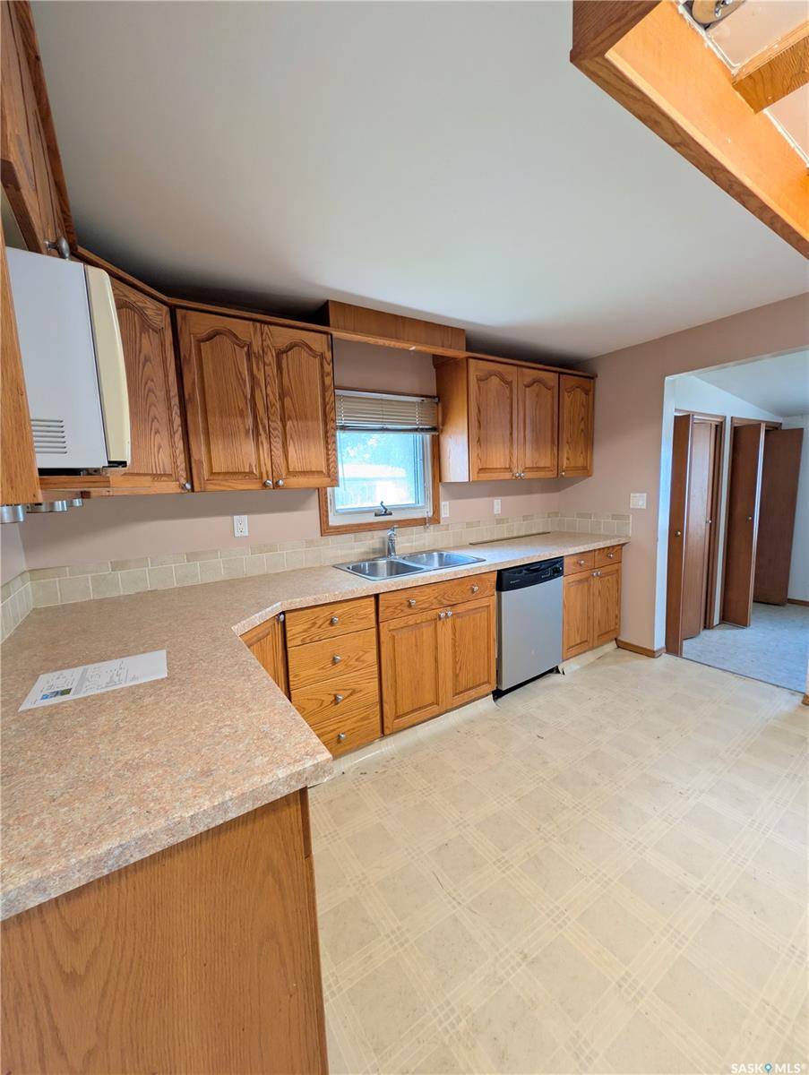 4366 PRICE AVENUE, Gull Lake, SK S0N 1A0