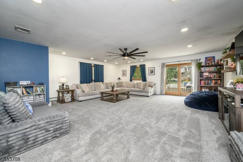 120 Allen St, Netcong Boro, NJ 07857
