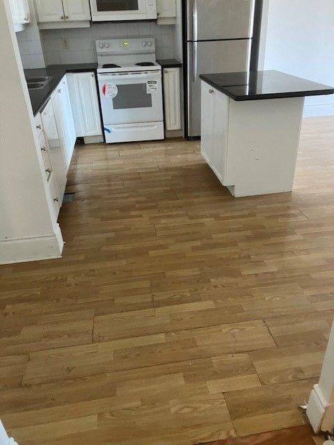 3880 DUKE OF YORK BLVD BLVD #3002, Mississauga, ON L5B 4M7