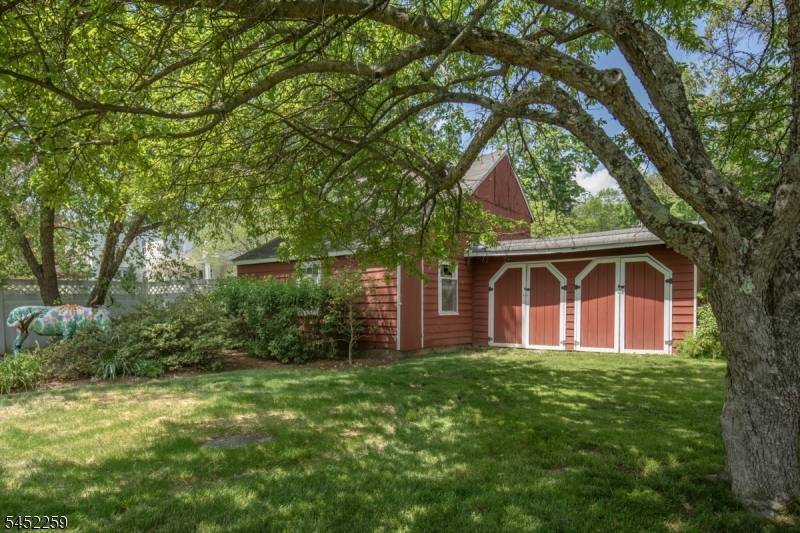 2 High St, Tewksbury Twp., NJ 07979