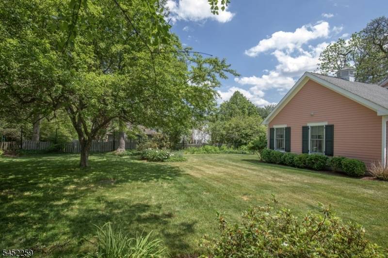 2 High St, Tewksbury Twp., NJ 07979