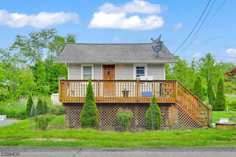 3 Riverside Rd, West Milford Twp., NJ 07421